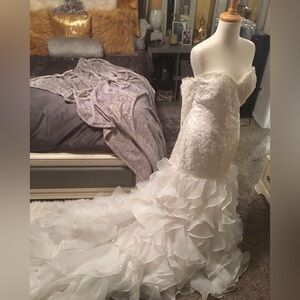 Wedding dress size 12 ivory Mermaid style